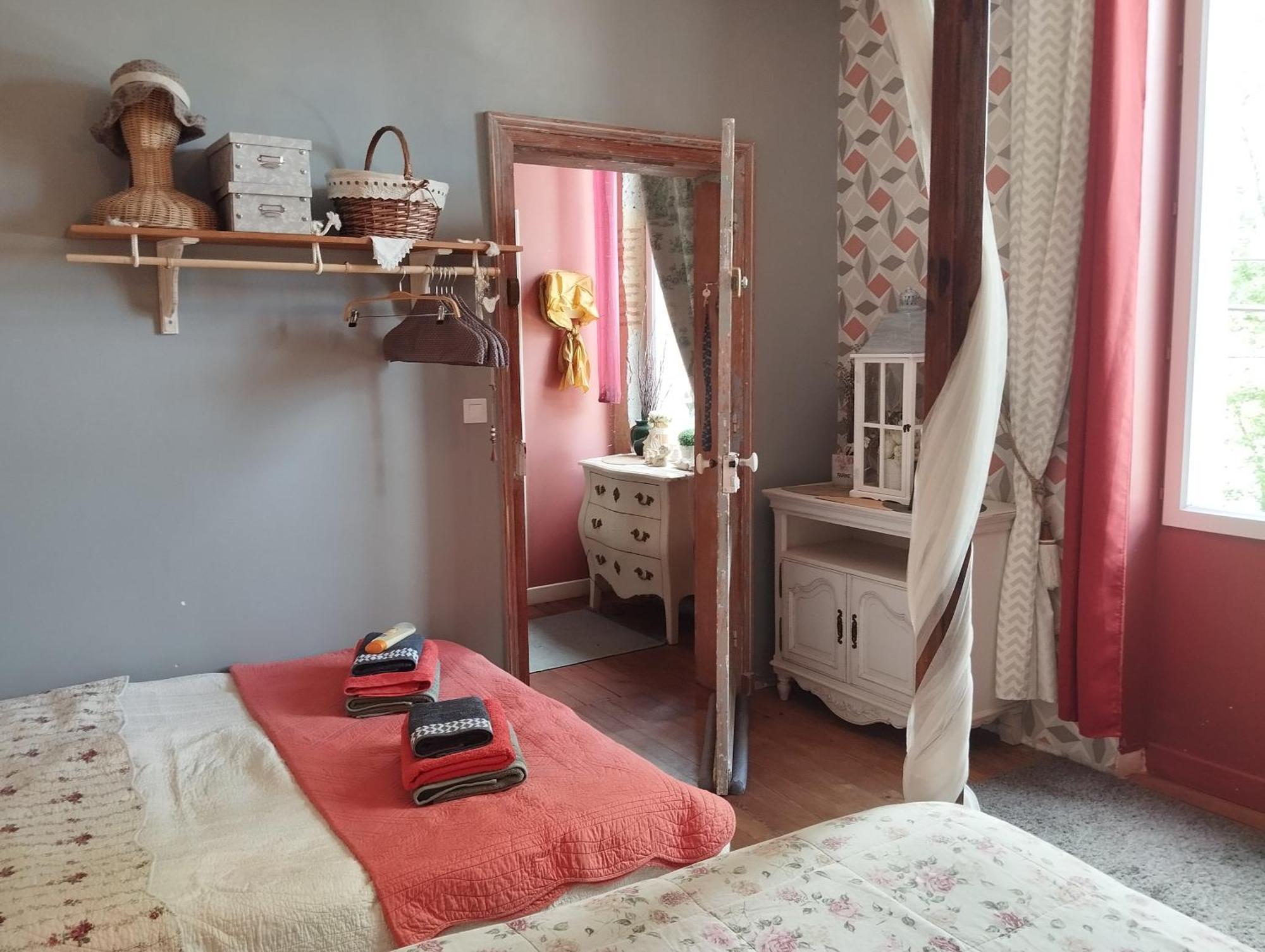 O Fil De L'O Hotel Clairac  Room photo